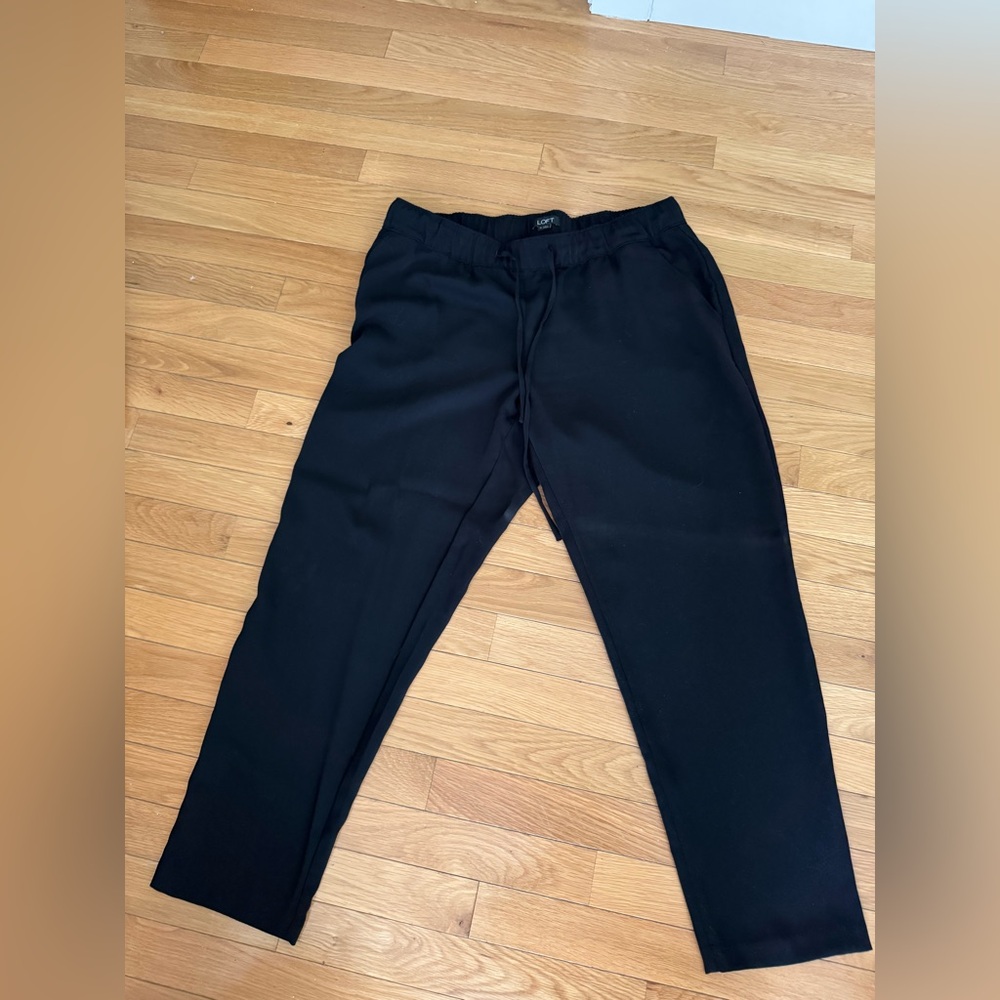 Loft women’s  Black dress trousers, elastic waisted